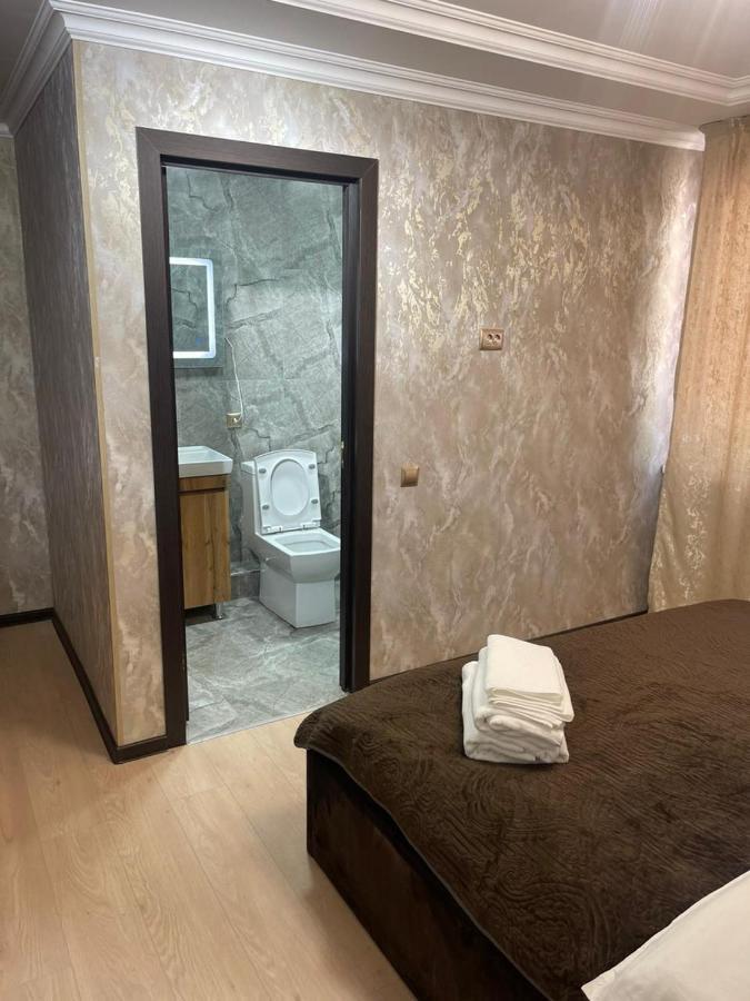 Hotel Lion Almati Kültér fotó