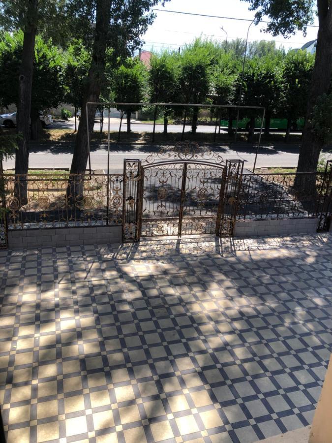 Hotel Lion Almati Kültér fotó
