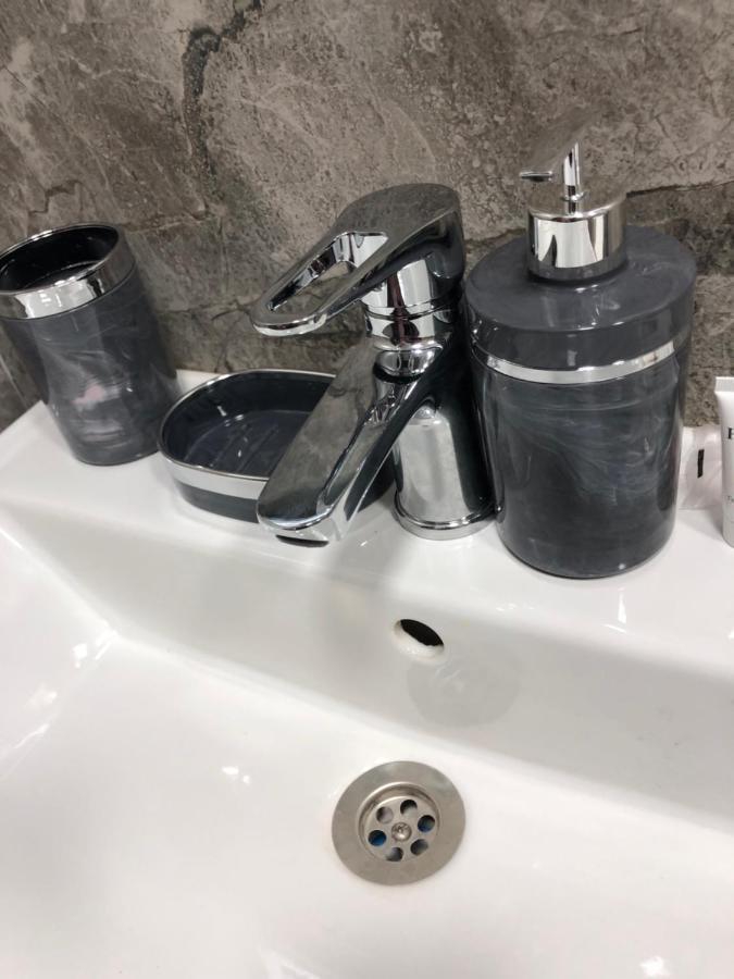 Hotel Lion Almati Kültér fotó