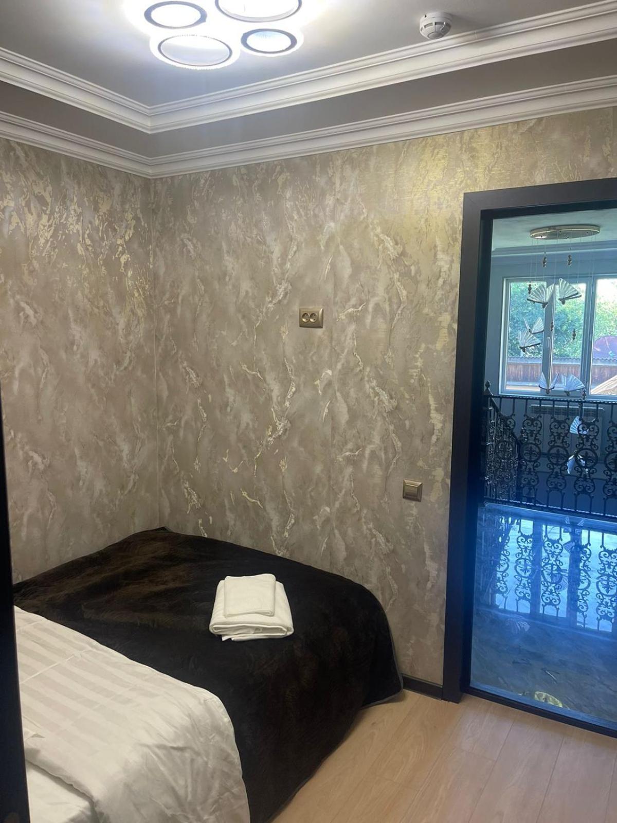 Hotel Lion Almati Kültér fotó