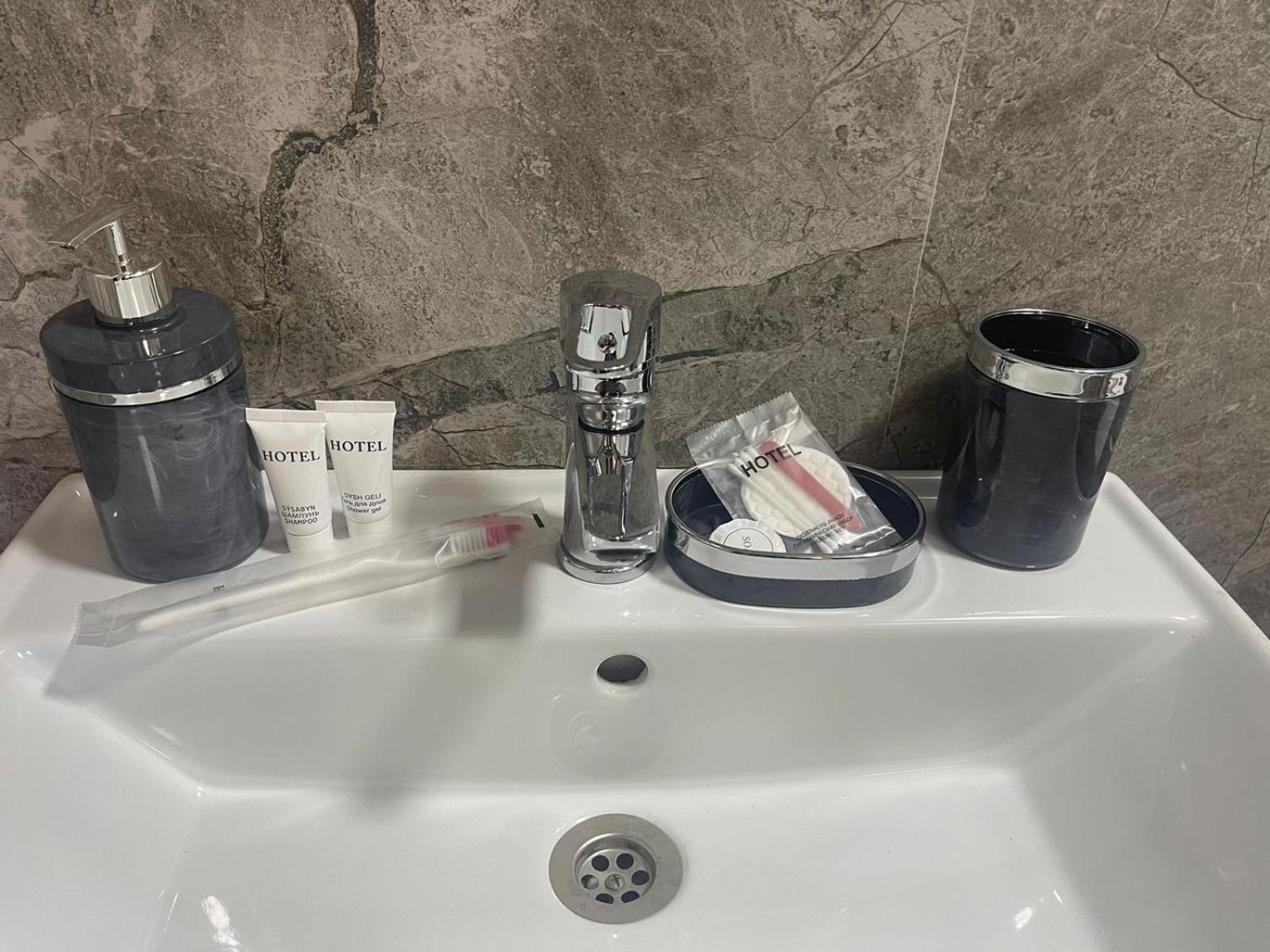 Hotel Lion Almati Kültér fotó