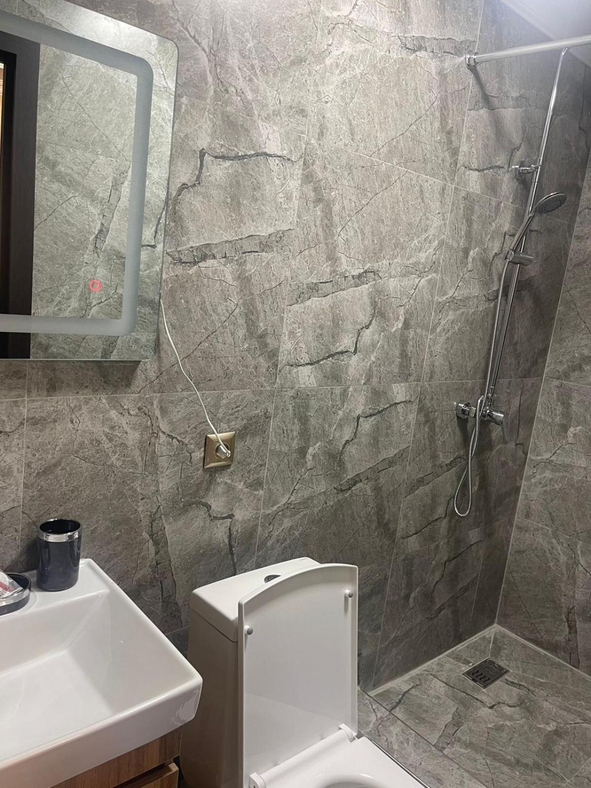 Hotel Lion Almati Kültér fotó