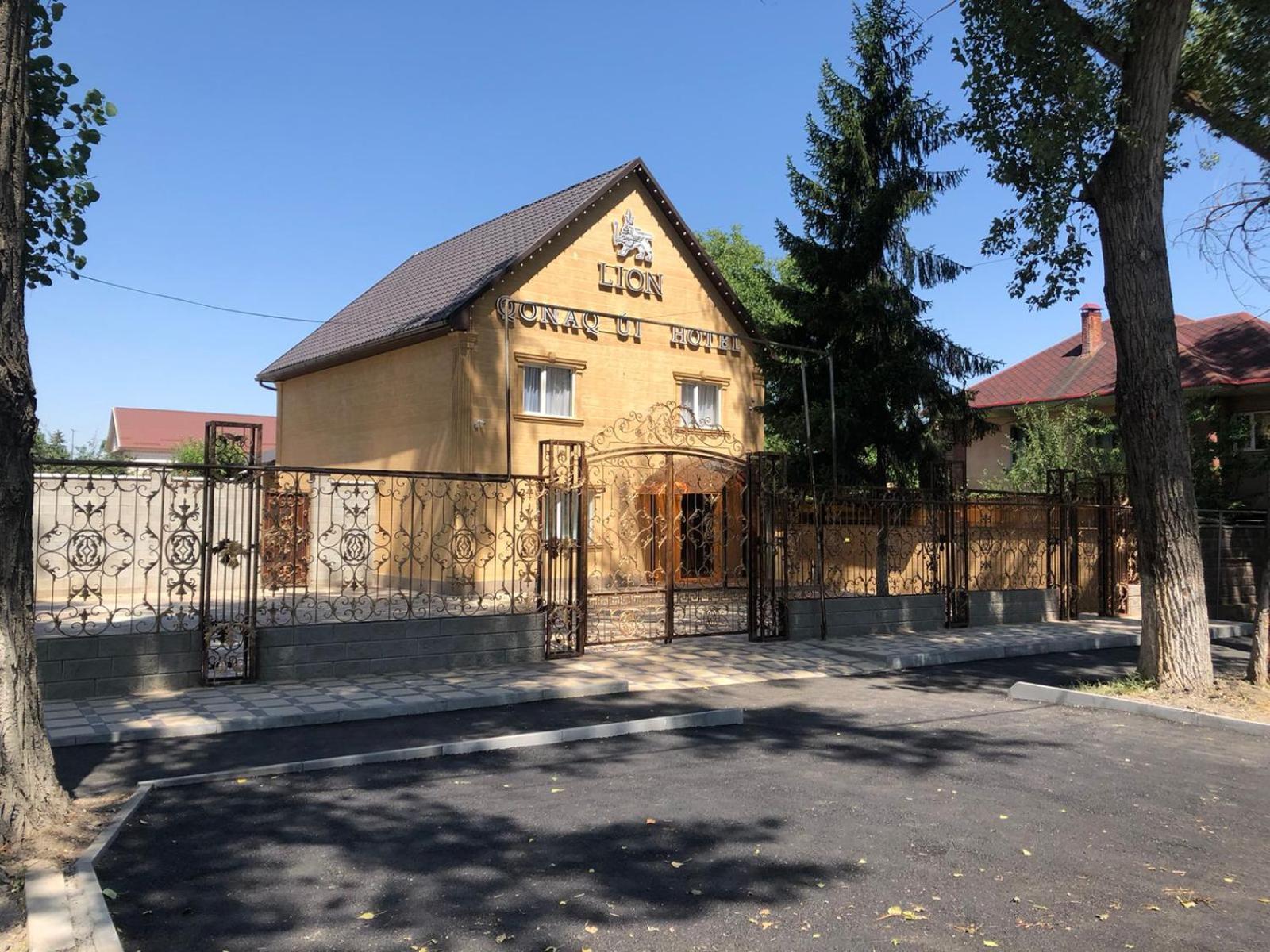 Hotel Lion Almati Kültér fotó