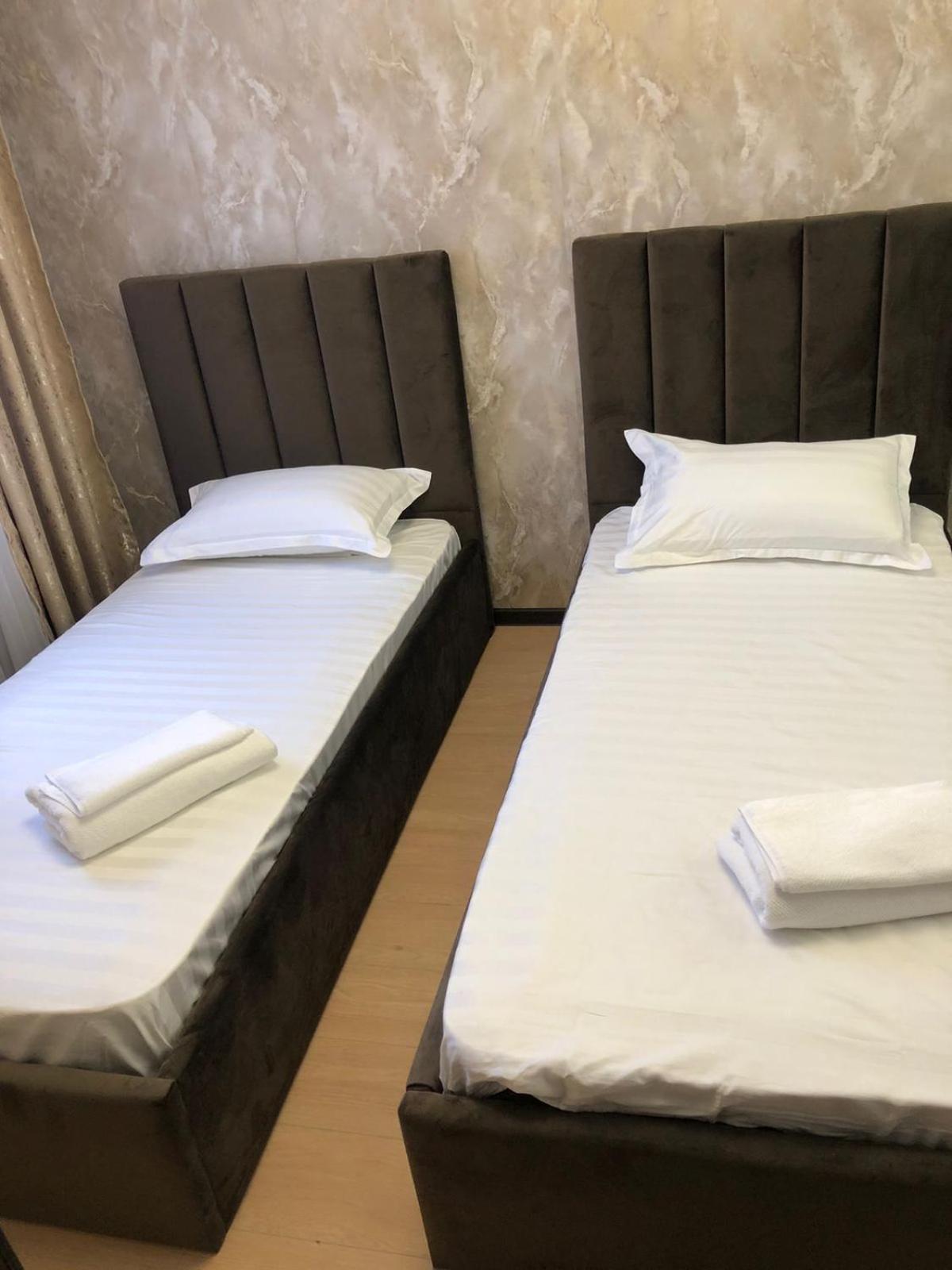 Hotel Lion Almati Kültér fotó
