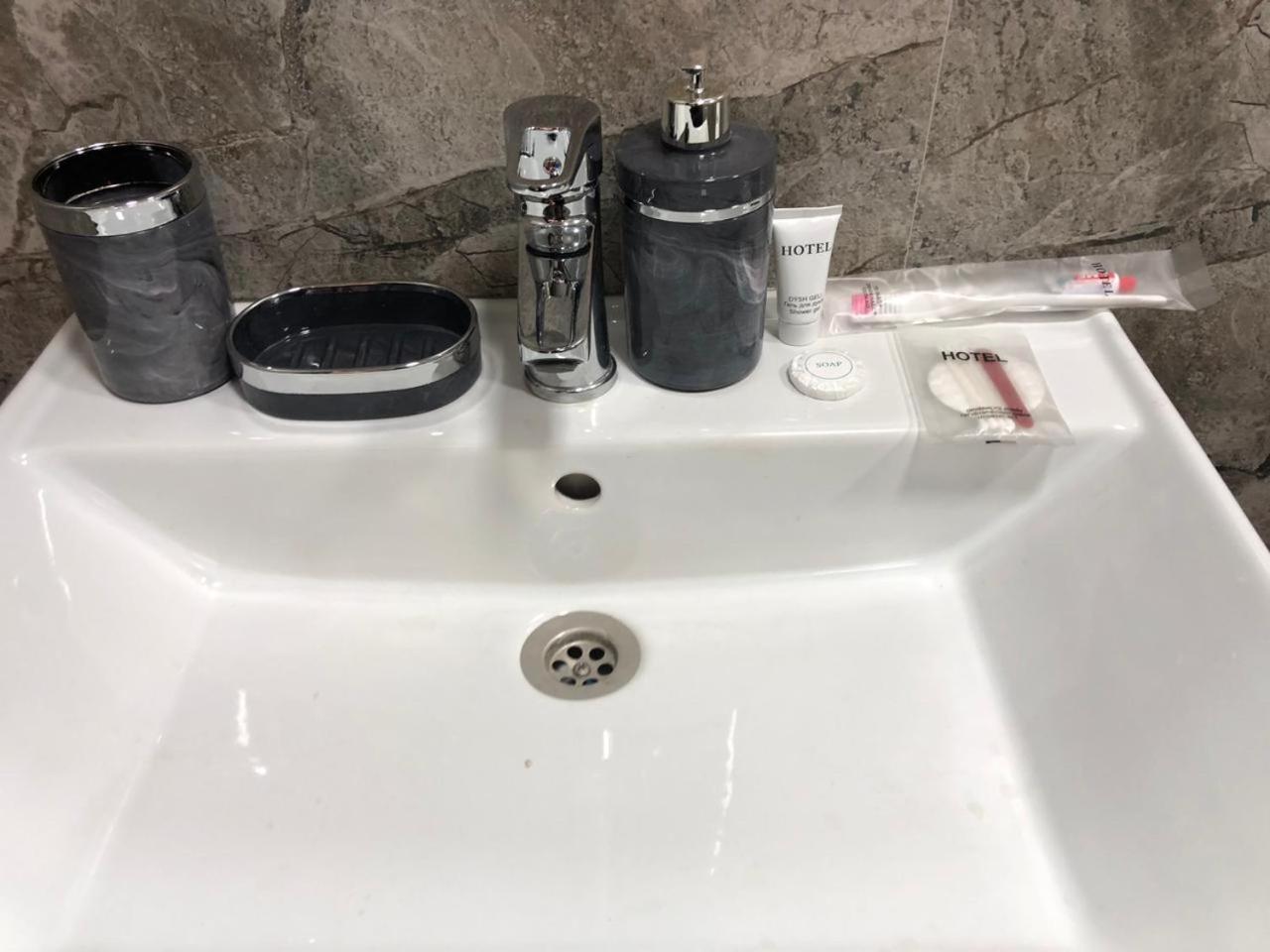 Hotel Lion Almati Kültér fotó